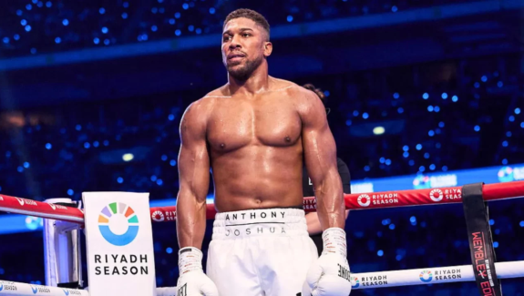 ANTHONY JOSHUA OPUŚCIŁ SZPITAL