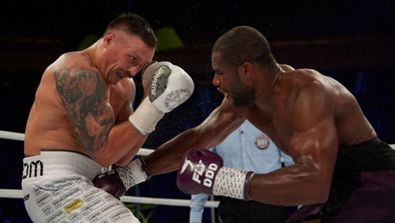 WBO: USYK MA SZANSĘ ZAWALCZYĆ Z DUBOIS PRZED PARKEREM