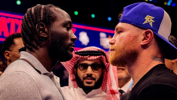 CANELO - CRAWFORD: KHAN STAWIA NA PORAŻKĘ ALVAREZA