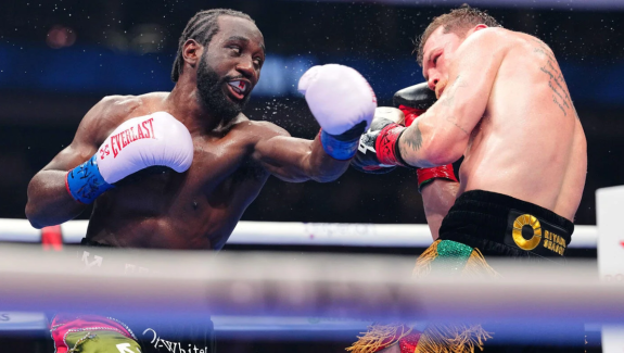 CRAWFORD PIĘŚCIARZEM ROKU MAGAZYNU THE RING