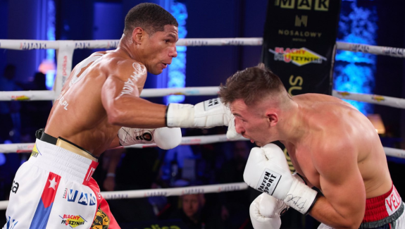 KBN 44: GARCIA Z PRAWAMI PRETENDENTA DO PASA WBC