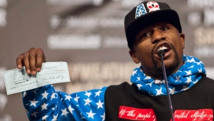 MAYWEATHER ZALEGA Z PODATKAMI NA KILKA MILIONÓW