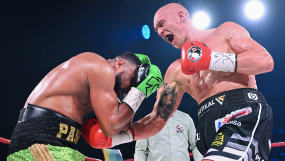 CIEŚLAK - MIKAELIAN O PAS WBC 12 GRUDNIA W USA?